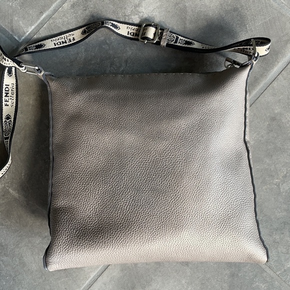 RARE Fendi Selleria Crossbody Bag Silver-large - Picture 4 of 14